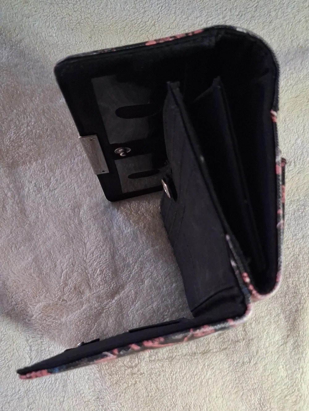 NEW!! Tahari Black and Pink Eiffel Tower Floral Wallet NO TAGS!